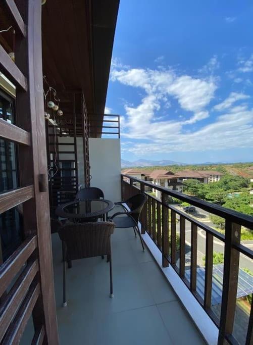 Anvaya Cove Penthouse Unit 10-2 Br. Lägenhet Morong  Exteriör bild